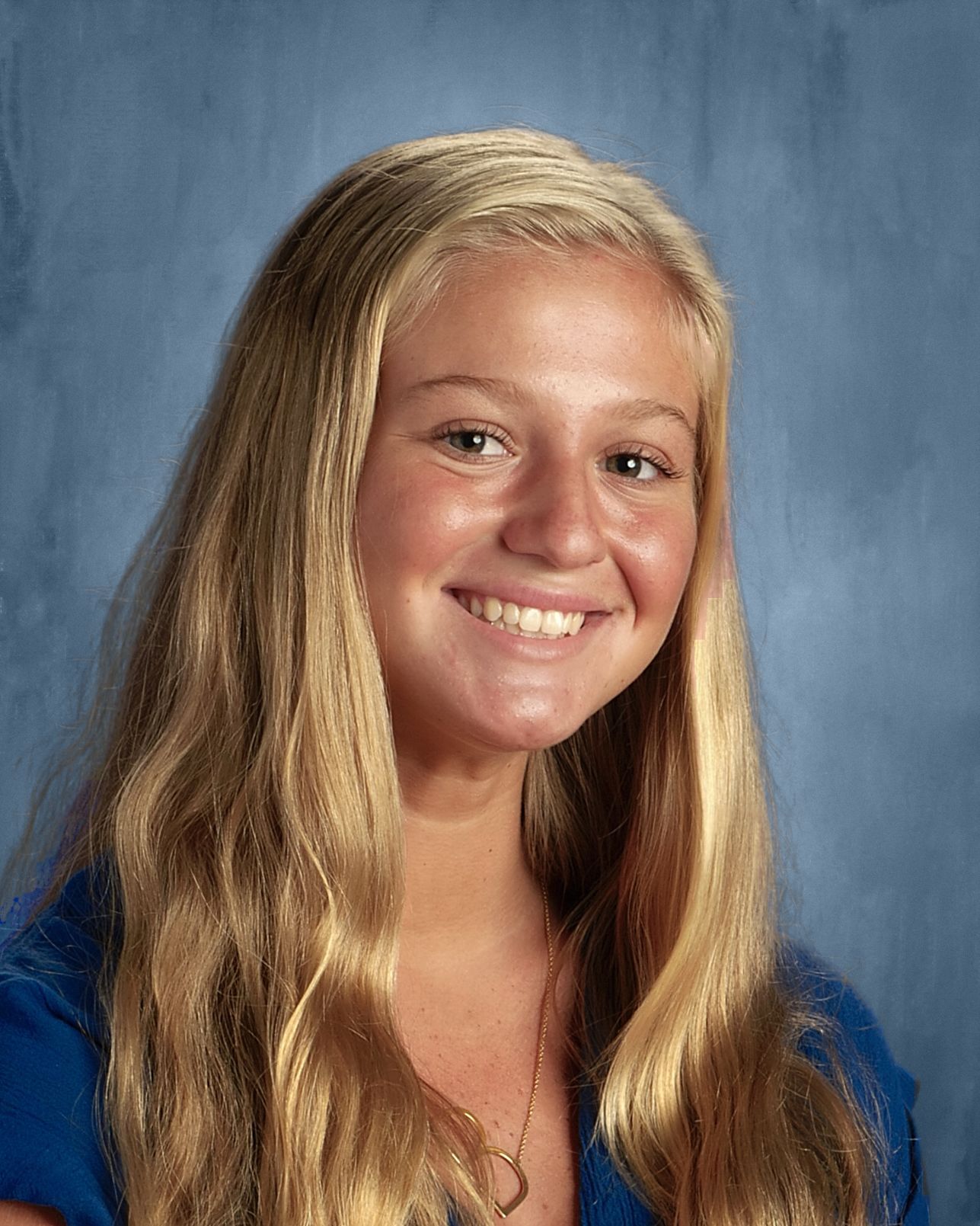 Isabella English headshot